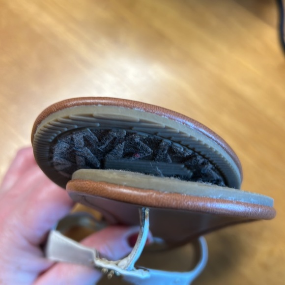 Big Girls sz 5 Michael Kors sandals. NWOT - Picture 2 of 7